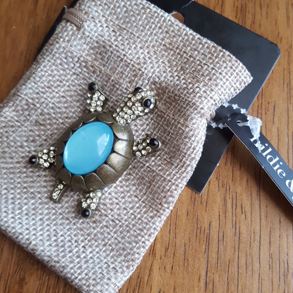hildie & jo turtle brooch